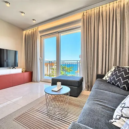 Aniva - 50 M From The Sea 아파트 트로기르