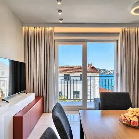 Aniva - 50 M From The Sea شقة